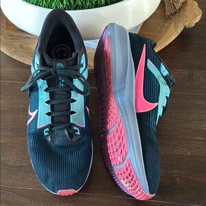 Pegasus 40 - Nike Black and Pink Athletic Shoes Modern Design